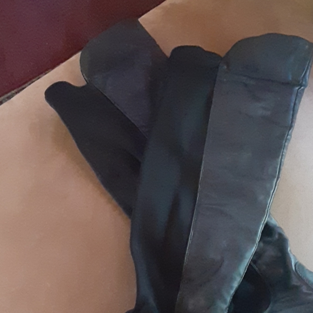 Boots - Picture 4 of 4